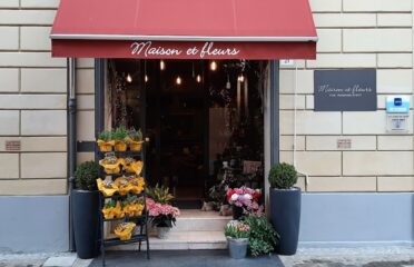 Maison et fleurs